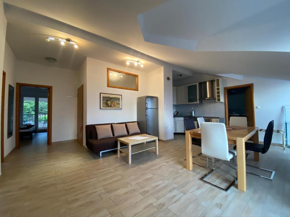 Apartments Grozdana グラダツ エクステリア 写真