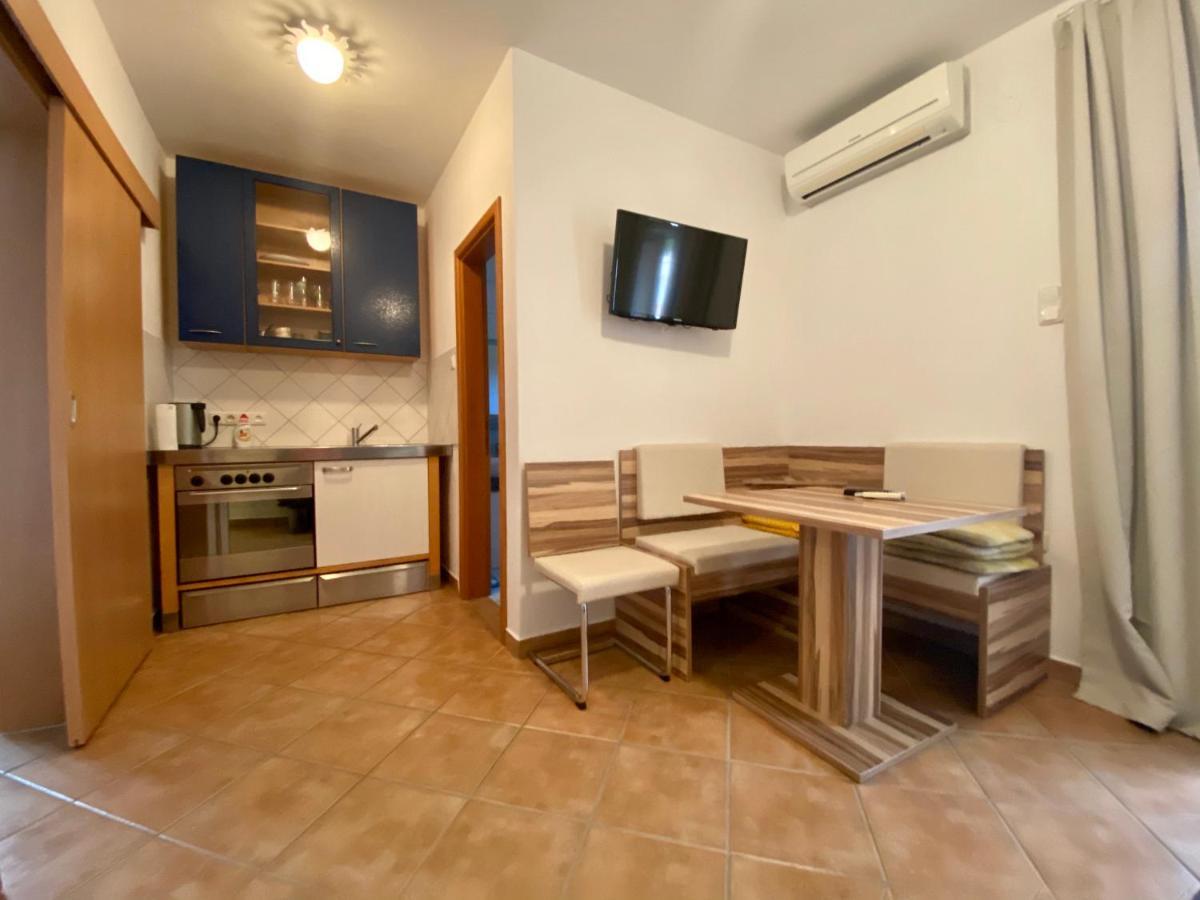 Apartments Grozdana グラダツ エクステリア 写真