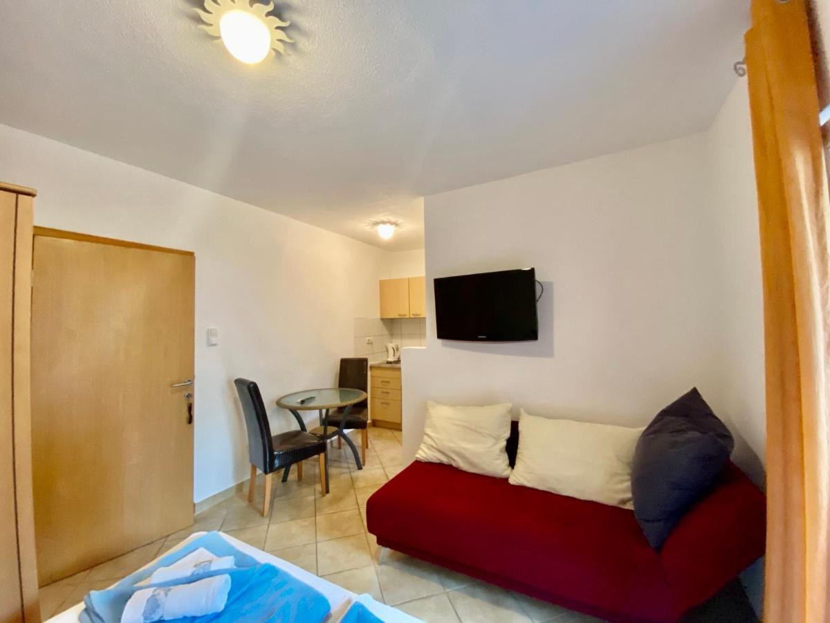 Apartments Grozdana グラダツ エクステリア 写真