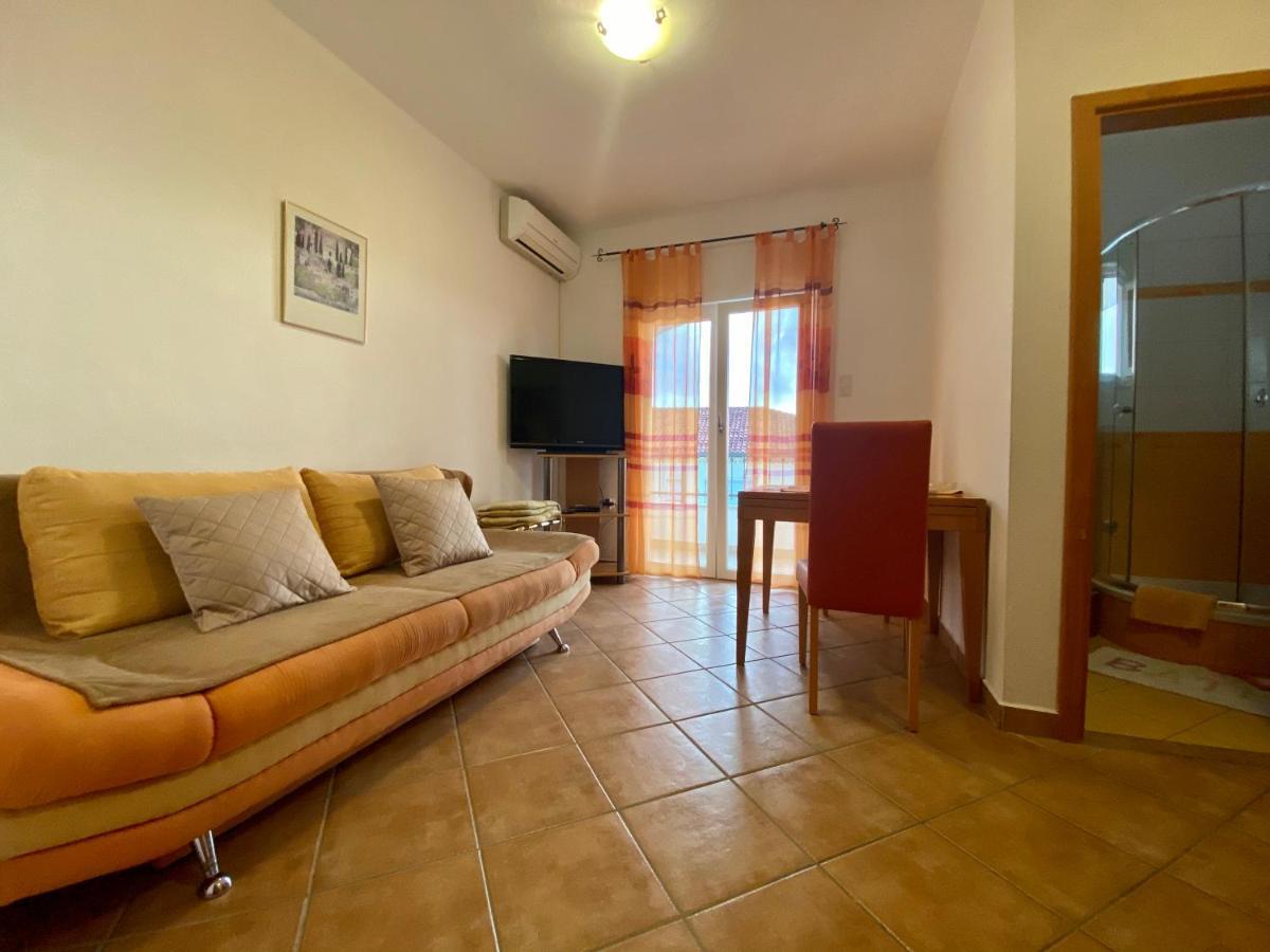 Apartments Grozdana グラダツ エクステリア 写真