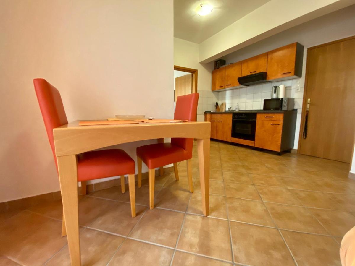 Apartments Grozdana グラダツ エクステリア 写真