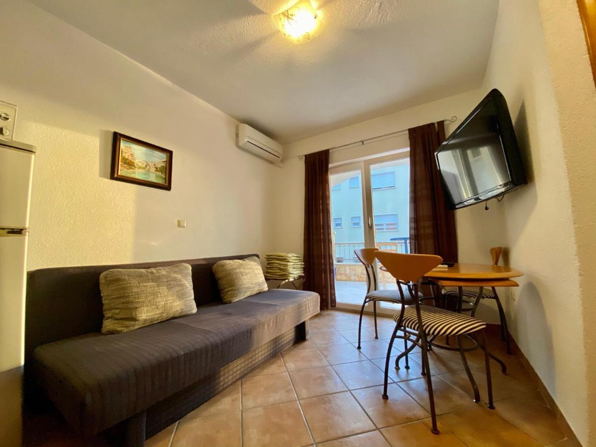Apartments Grozdana グラダツ エクステリア 写真